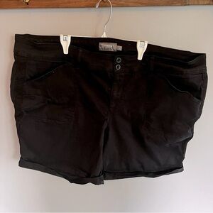 Torrid Black Denim Shorts Feel the Fit Size 26 Plus size